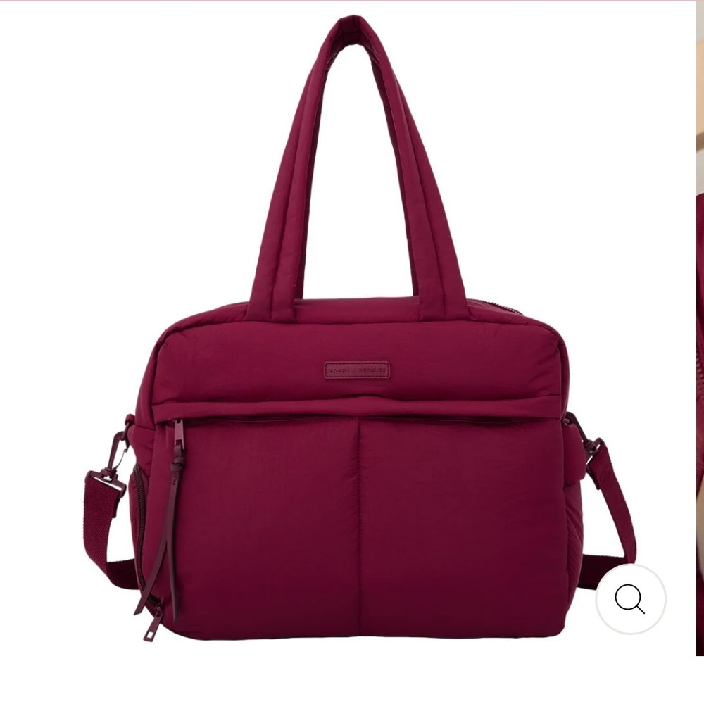Off Duty Tote in berry